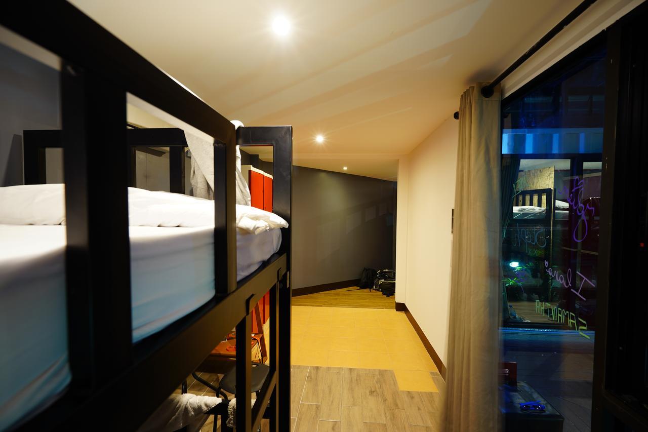 At Box Hostel Chiang Mai Eksteriør billede