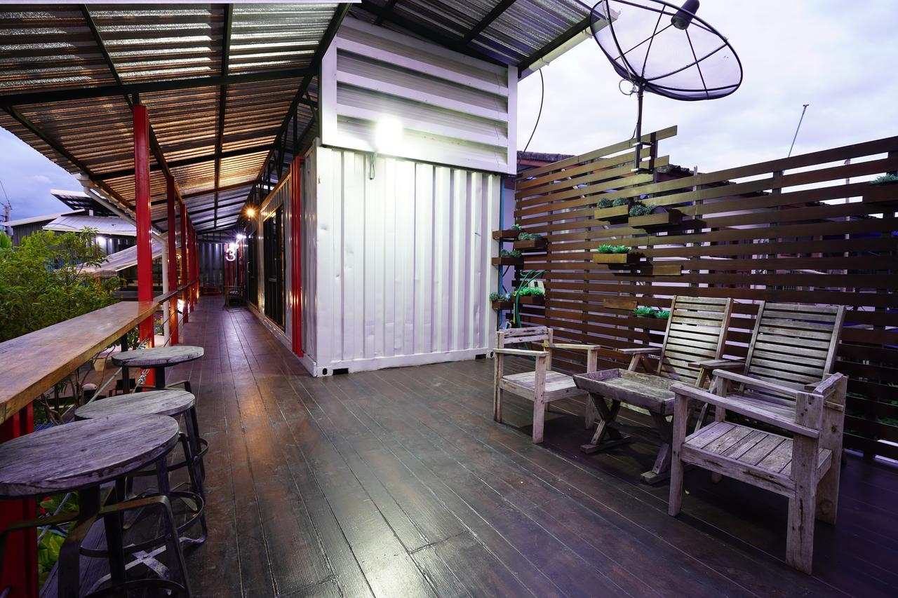 At Box Hostel Chiang Mai Eksteriør billede