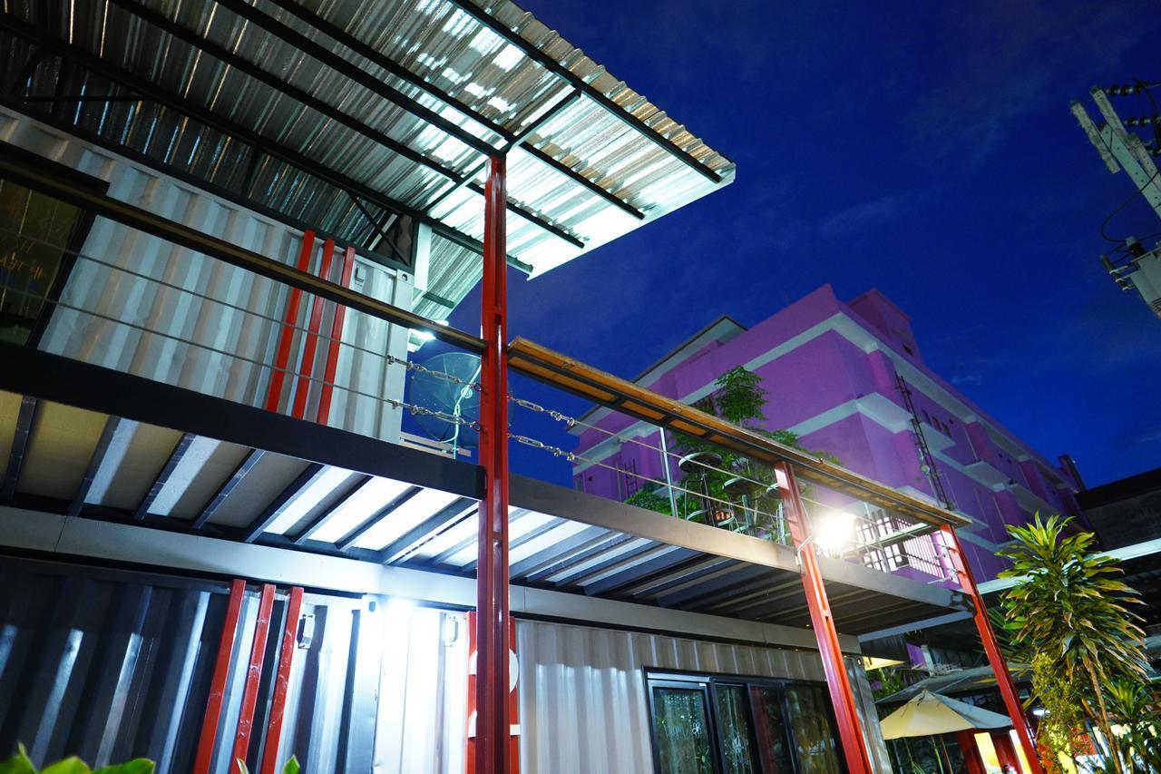 At Box Hostel Chiang Mai Eksteriør billede
