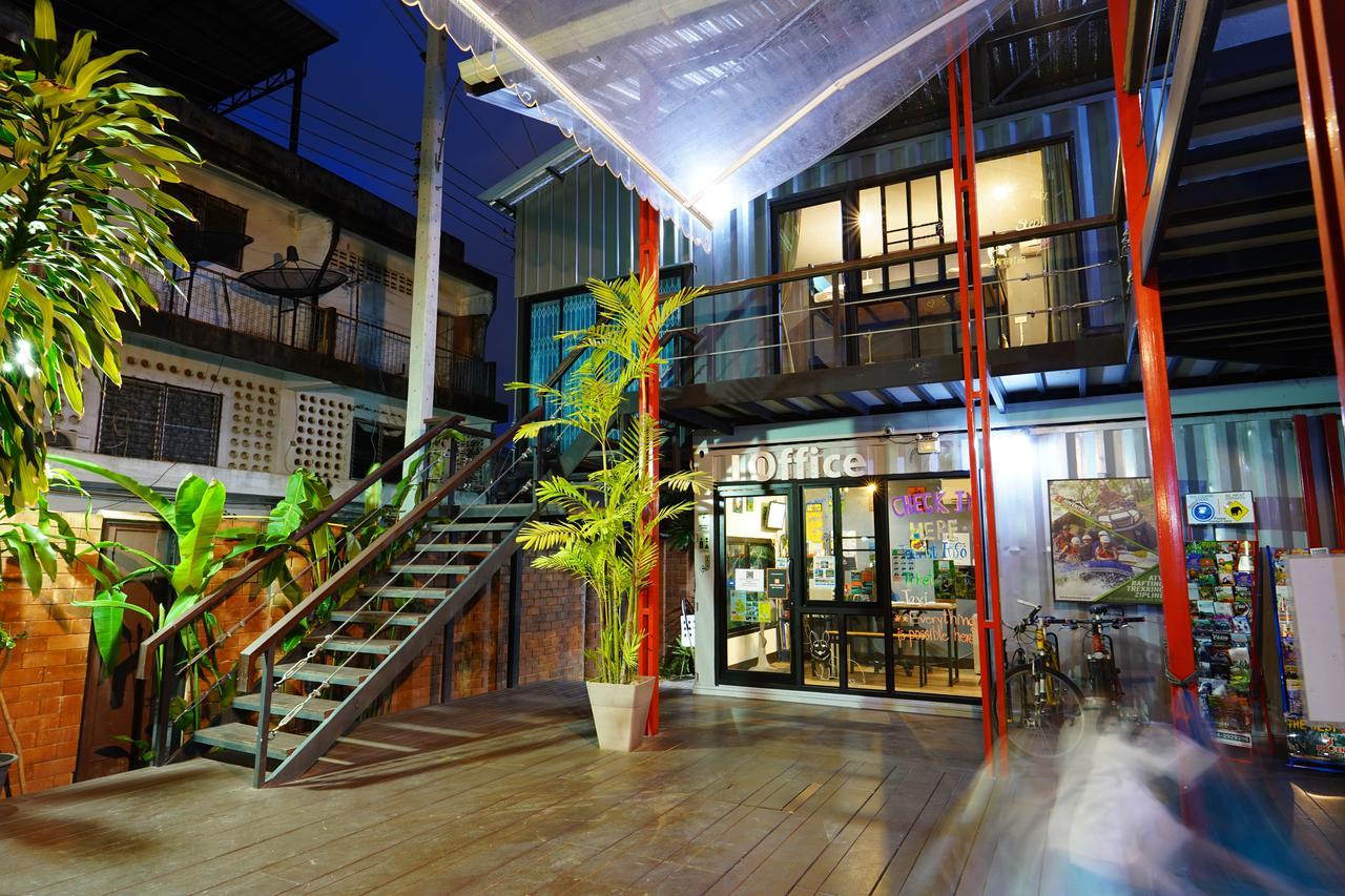 At Box Hostel Chiang Mai Eksteriør billede