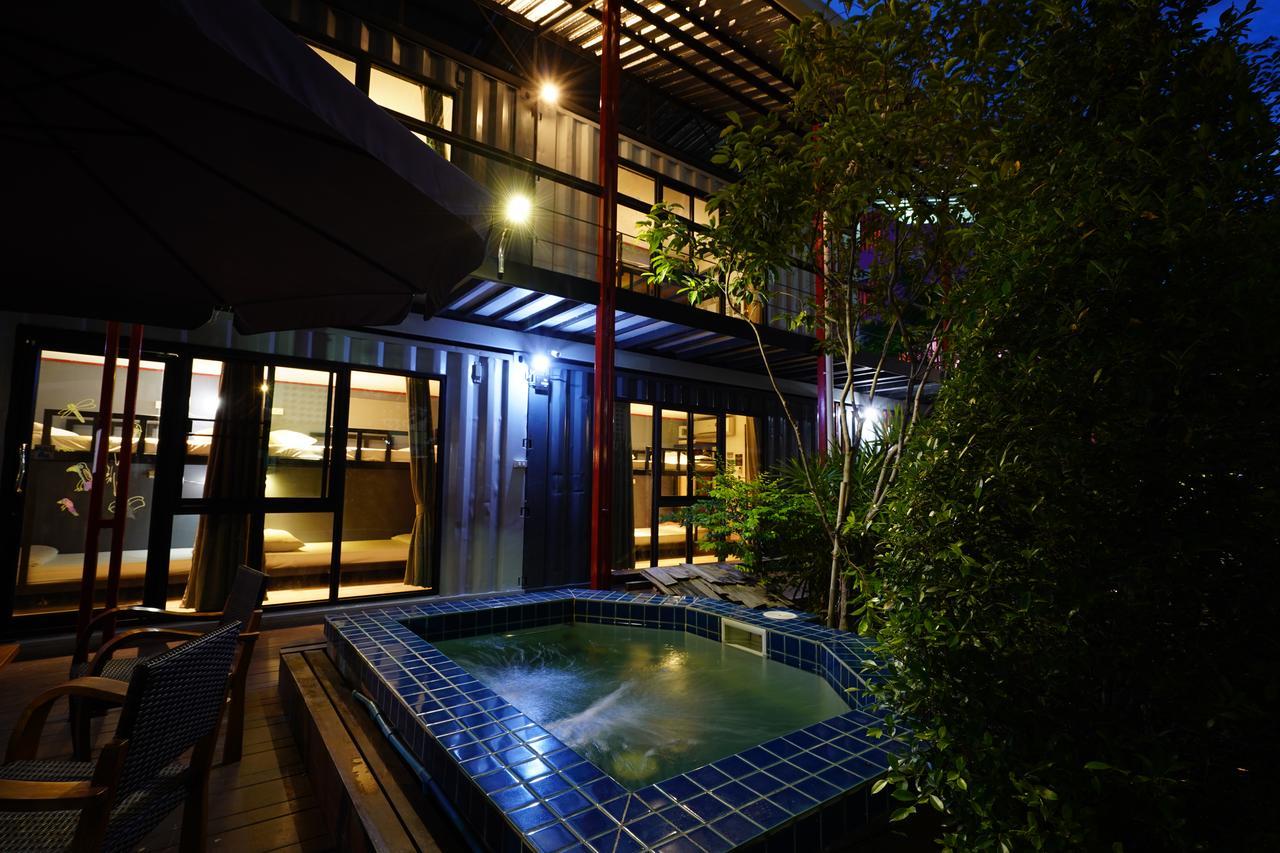 At Box Hostel Chiang Mai Eksteriør billede